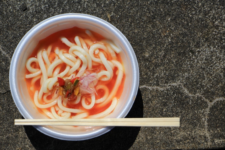 さっぱりとした冷やしトマトうどん