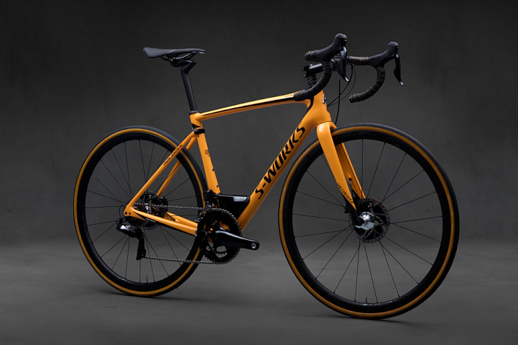 日本限定5台となるS-Works Roubaix McLaren