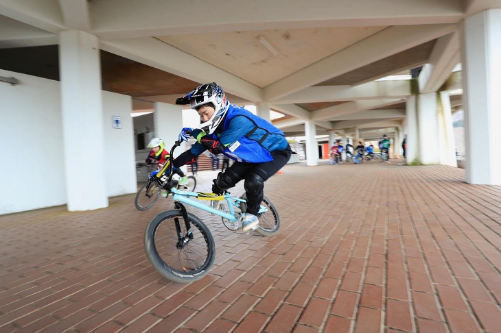 BMXを使用した乗車スキルの習得も行う