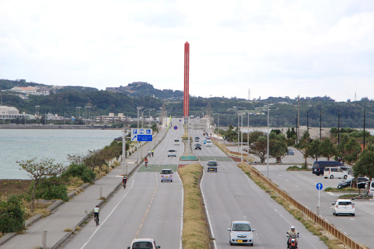 壮大なスケールの海中道路