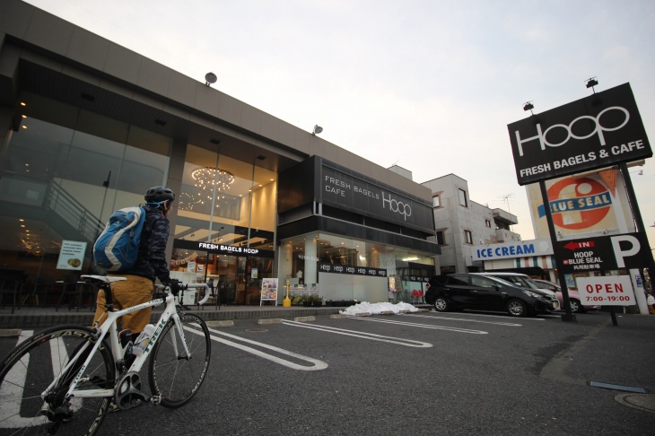 福生で話題のお店フレッシュベーグルHOOPで一休み