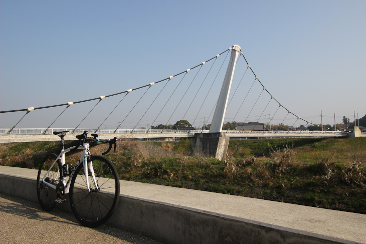 境川サイクリングロードの休憩ポイントで知られる鷺舞橋