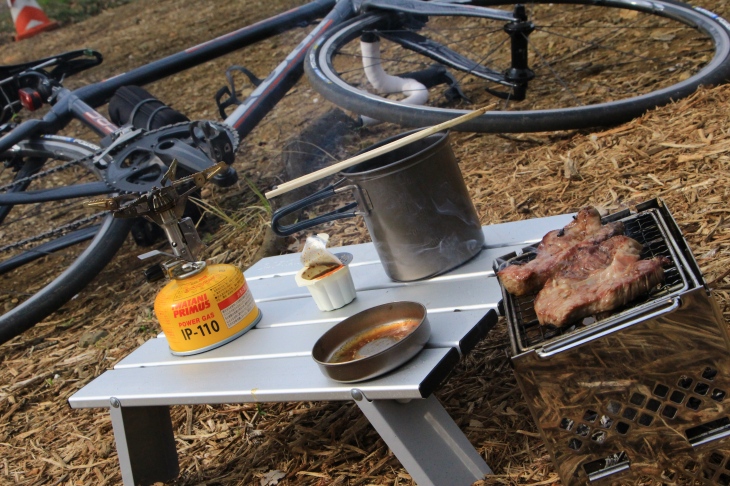 ソロBBQが今日のお昼ご飯だ！