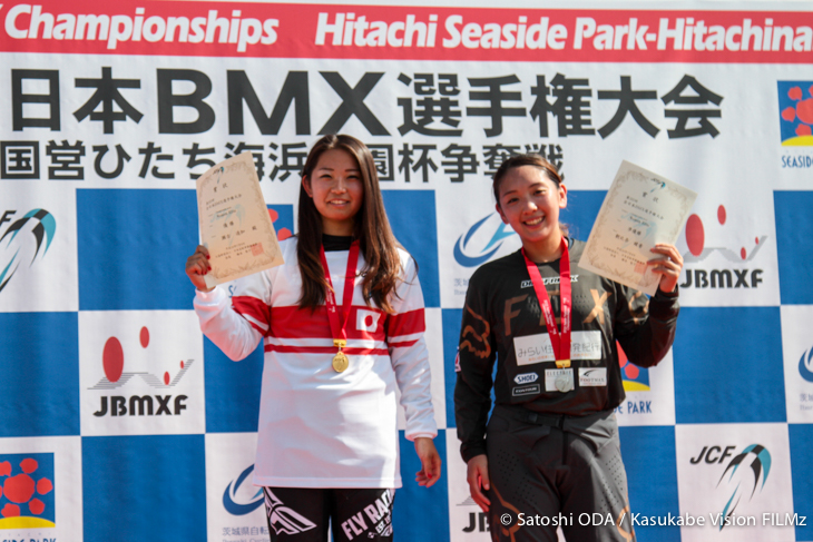 エリート女子ポディウム 優勝：瀬古遥加（三重県/IRC TIRE）、２位：朝比奈綾香（大阪府）