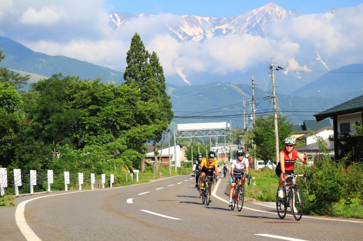 本格的な山岳がいくつも現れる山岳ロングライドだ