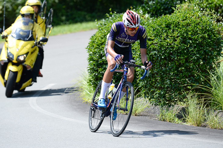 男子　古谷田貴斗（南大隅高校）が単独で川崎三織（栄北高校）を追う