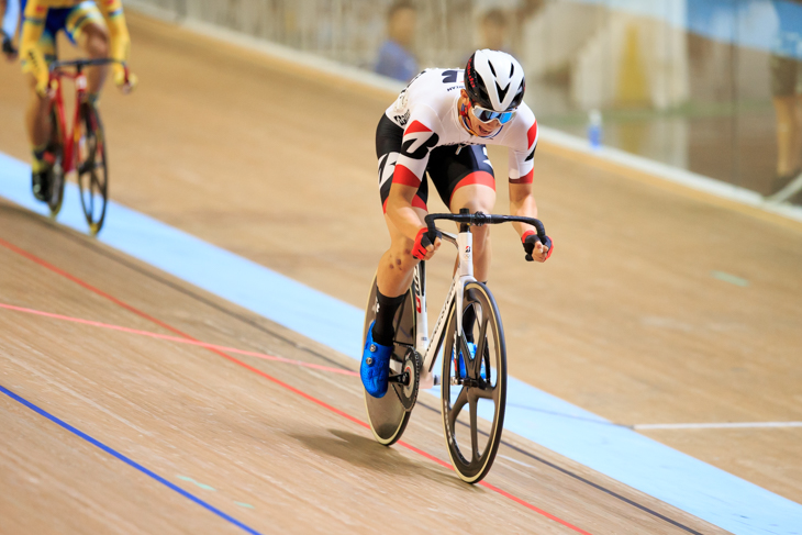 男子スクラッチ　最終周回を単独で先行する沢田桂太郎（チームブリヂストンサイクリング）