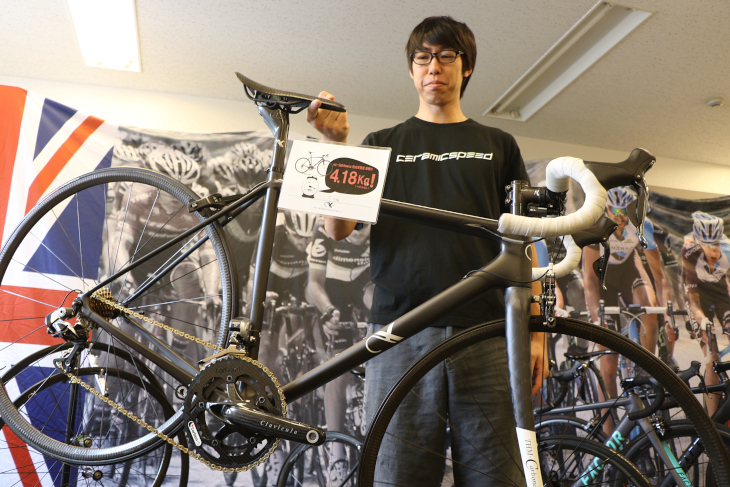 Ax-LightnessとTHM-Carbonesのパーツで構成された完成車重量はなんと4.18kg