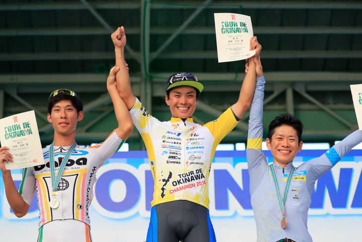 市民210km表彰式 優勝は紺野元汰(SBC Vertex Racing Team)
