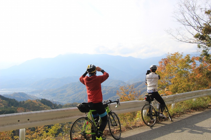 山頂まで登れば富士川町を一望できる絶景が待っている