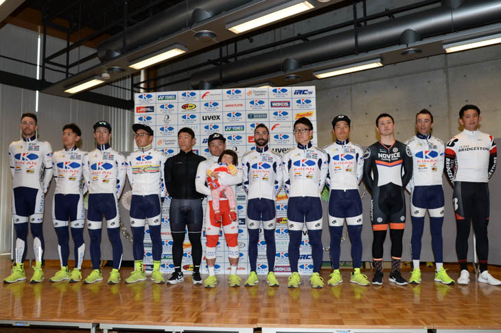 3名が加入して計12名となるキナンサイクリングチーム2019年メンバー