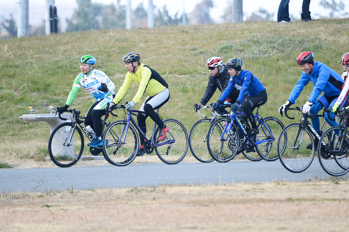 自転車安全講習会の後は、コースを実際に走りながらポイントをチェックする