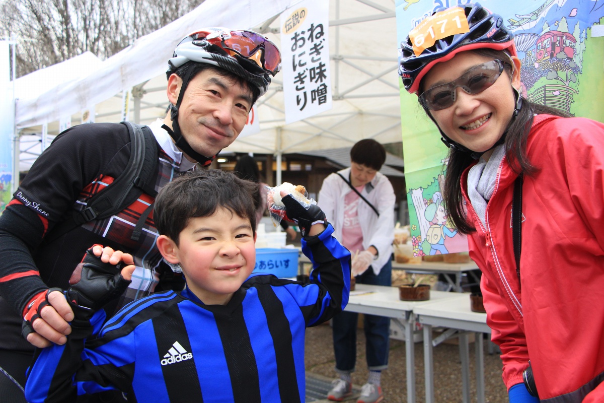 小学2年生のタクト君は初の100km完走に向けて走る