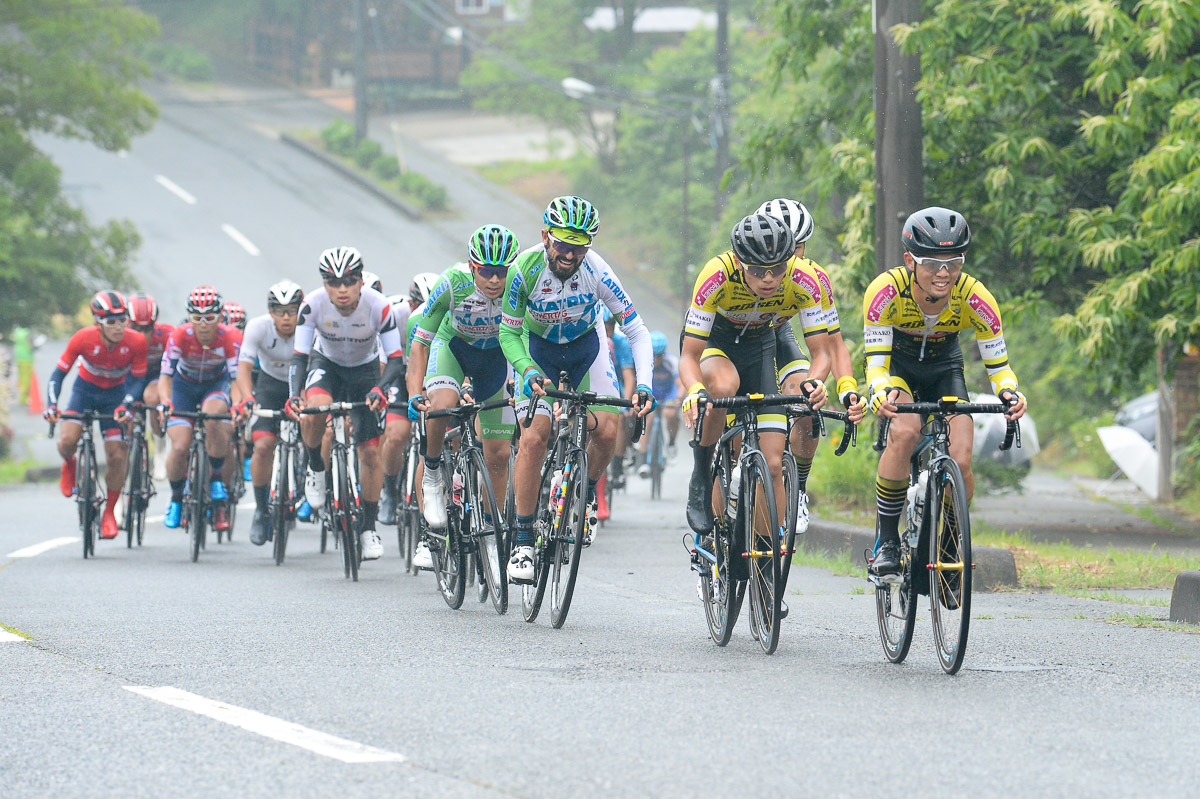 チーム創立当時より足元はパナレーサーの那須ブラーゼン