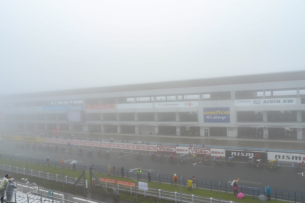 スタート1時間遅れ、レース距離短縮になるほどの濃霧