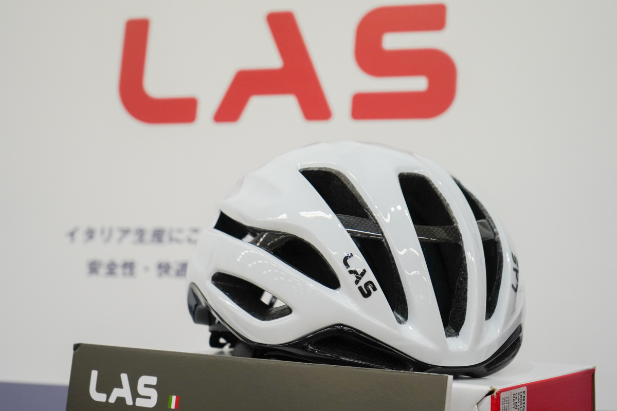 LASのロードレース用エアロ系ヘルメットVIRTUS