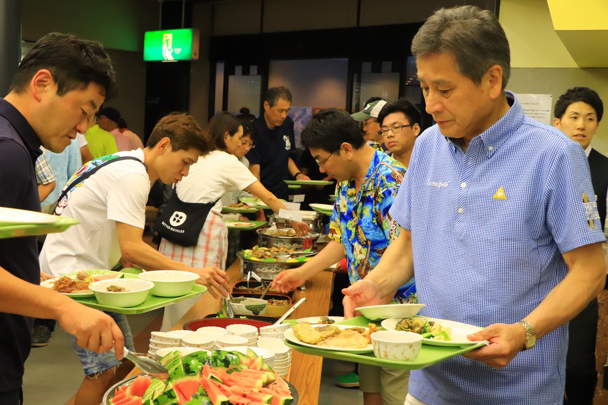 地元の料理がこれでもか！と振舞われたバイキング