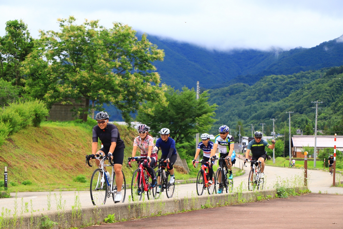 峠へのアプローチを走っていきます