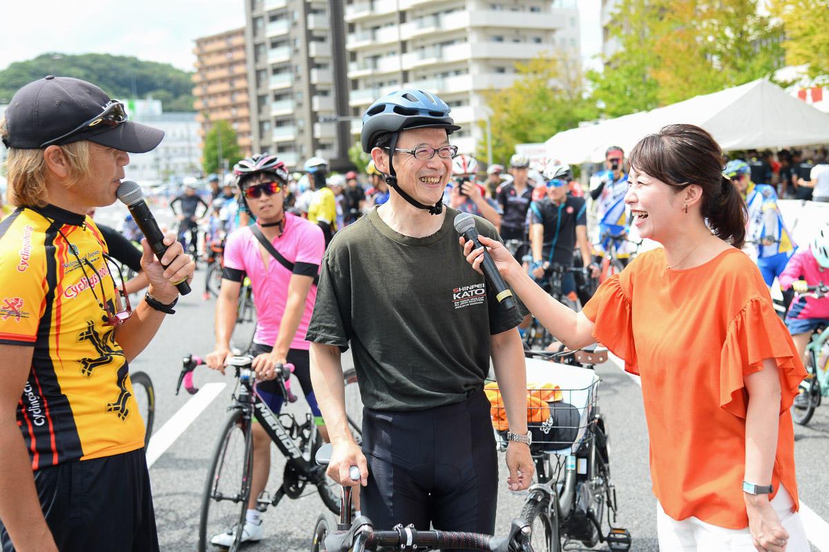 今年も市民パレードを走った佐藤樹一郎大分市長