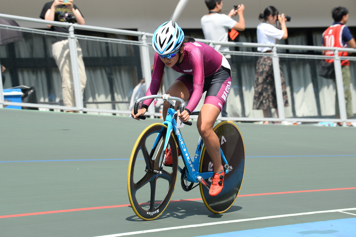 女子オムニアム ポイントレース 後半に何度も飛び出してポイントを加算した池上あかり（早稲田大学）