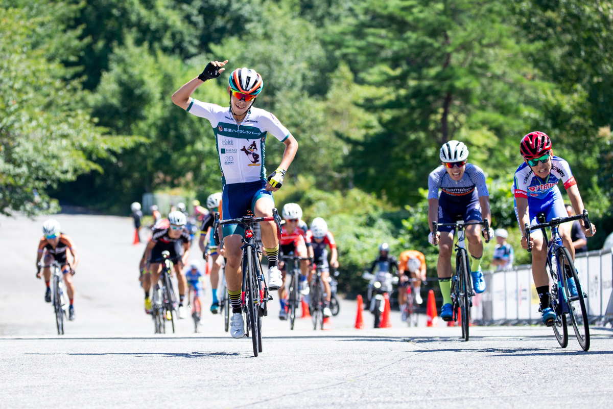 Day-2 E2+E3レースは集団スプリントを制した真保雅俊(那須ハイランドパークレーシングチーム・E2)が優勝