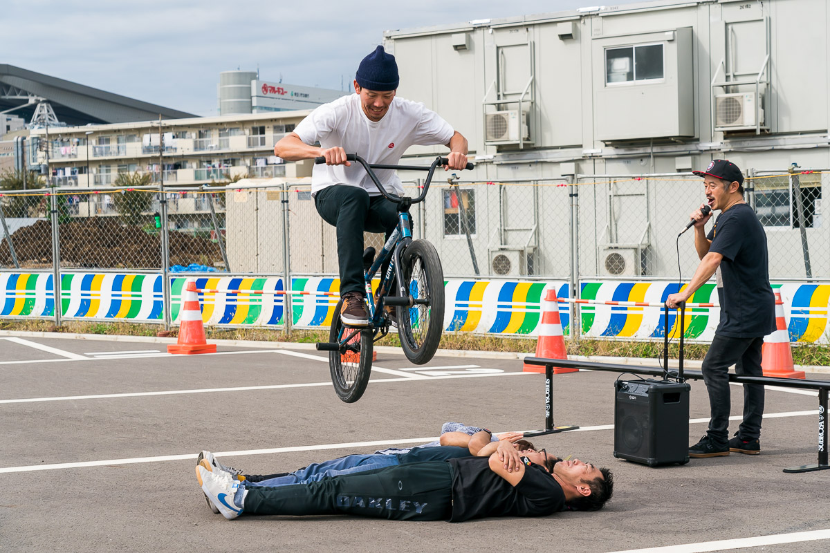 ド派手なBMXショーを開催していたのはムラサキスポーツ