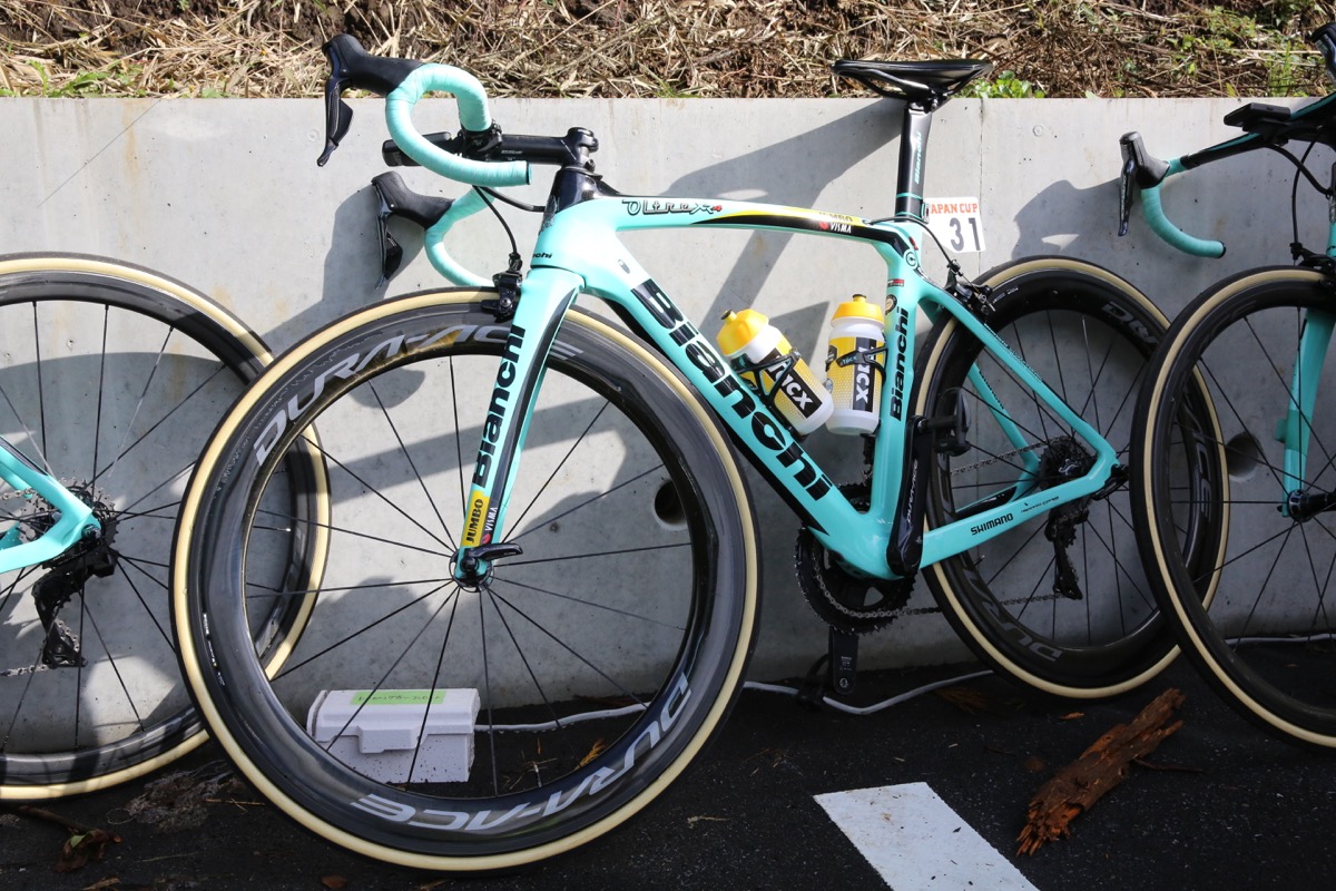 こちらは2度山岳賞を獲得したクーン・ボウマン（オランダ）のOLTRE XR4