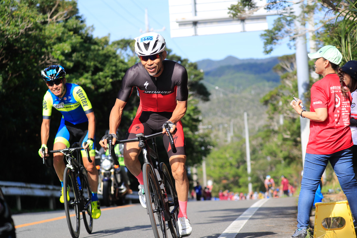 普久川ダムで飛び出した2人。山本裕昭（BONDS静岡サイクルRT）と山本敦（SBC Vertex Racing Team）