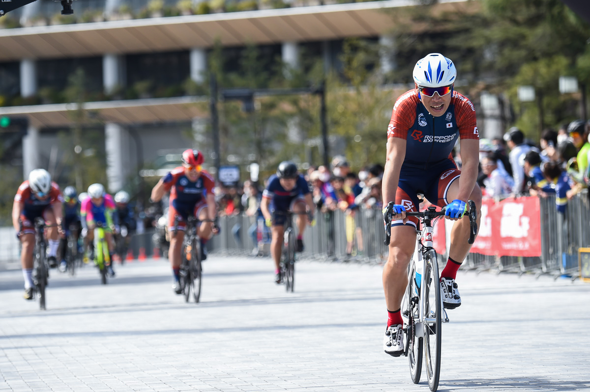 マスターズクリテリウム　半澤雄高（Roppongi Express）が優勝