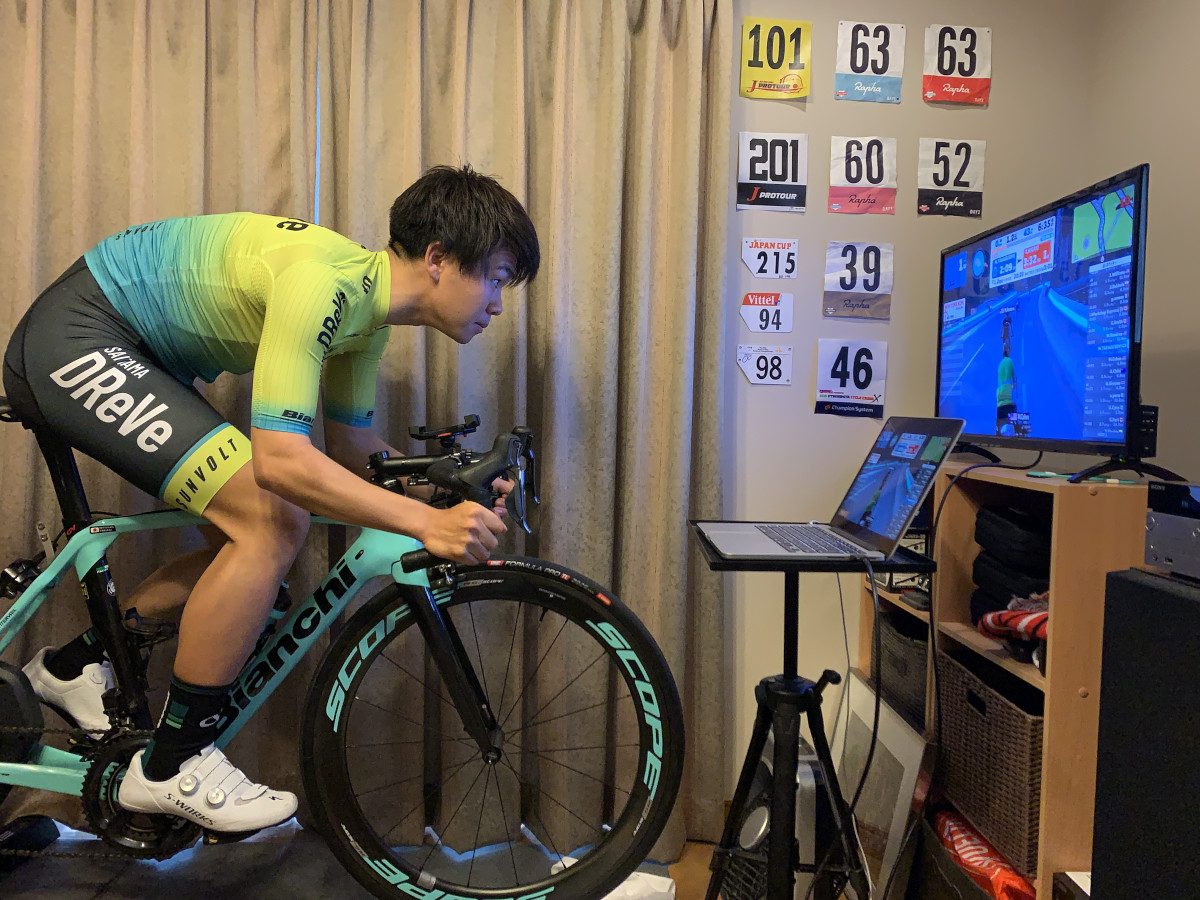 「Zwift 地域クラブ対抗マッチレース」の前にウォーミングアップ