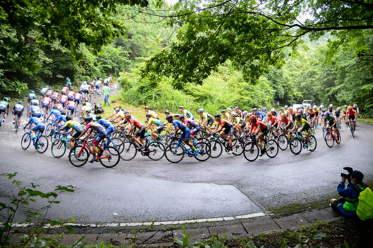 無観客の心臓破りの登りコーナー