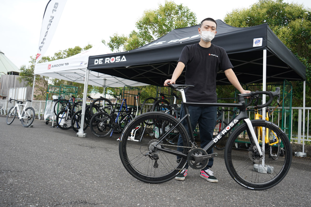 今回の展示会では試乗車が用意され、実際にデローザバイクを乗って確かめることができた