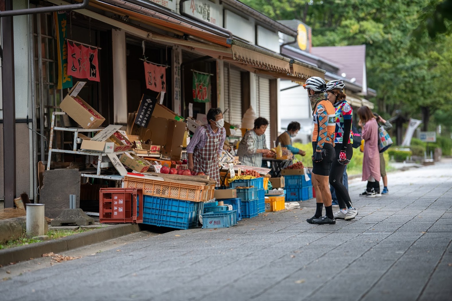 川中島古戦場公園内のフルーツ屋でお土産をゲット