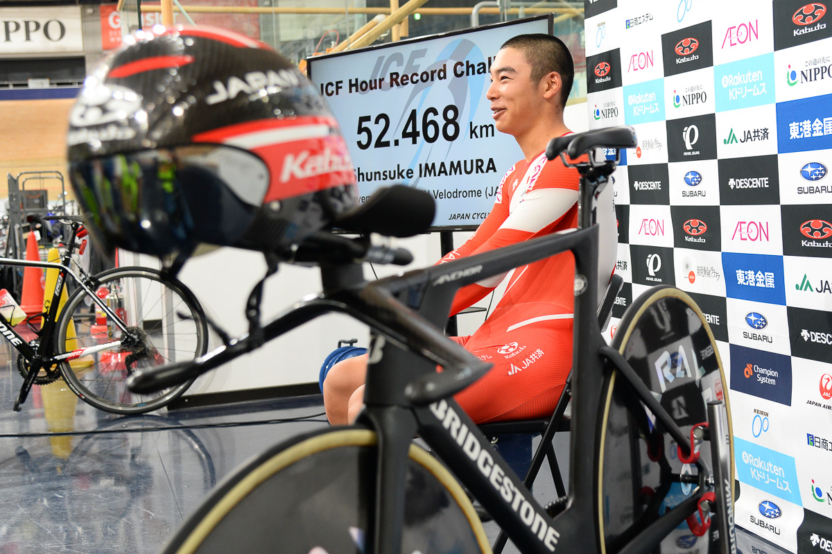 52.468kmの記録を出した今村駿介と相棒のバイク