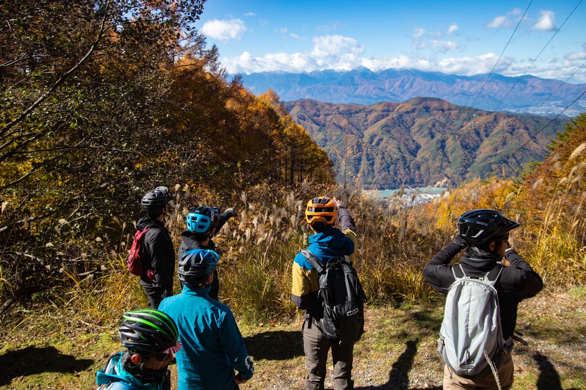 秋晴れに木曽山脈が見渡せる絶景が楽しめた