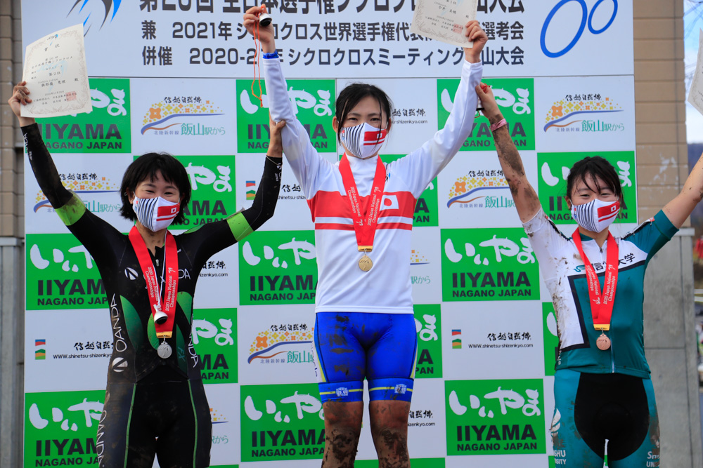 女子エリート表彰  優勝は今井美穂（CO2bicycle）