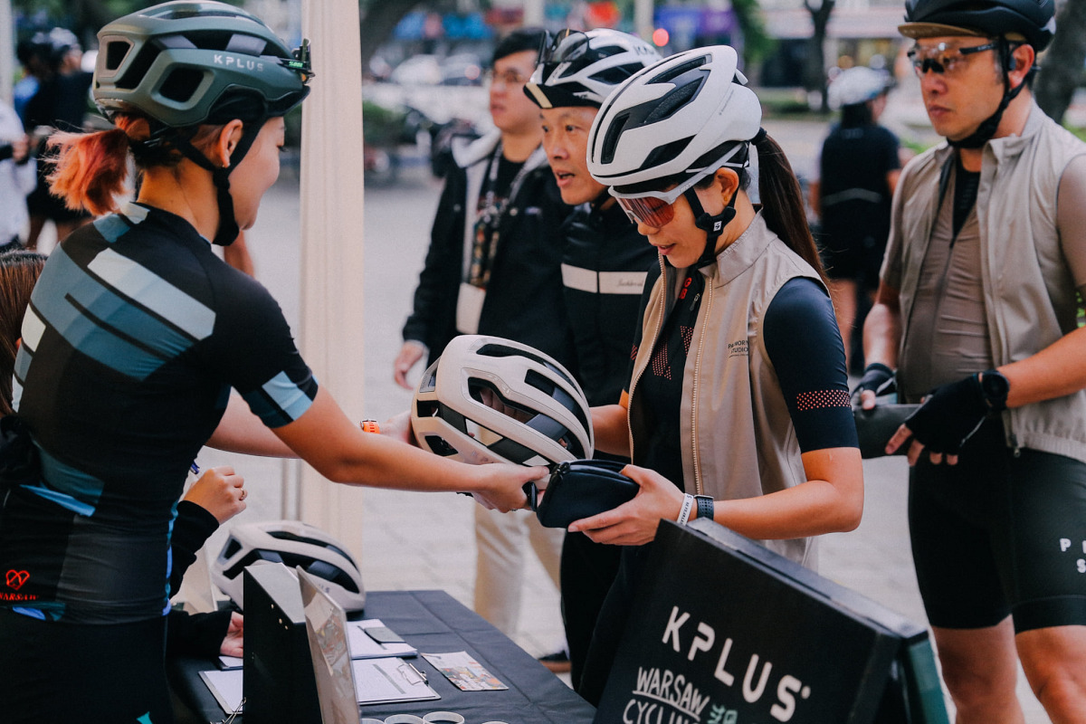 東京都稲城市にあるCross Coffeeで新色NOVAの先行受注会が開催される