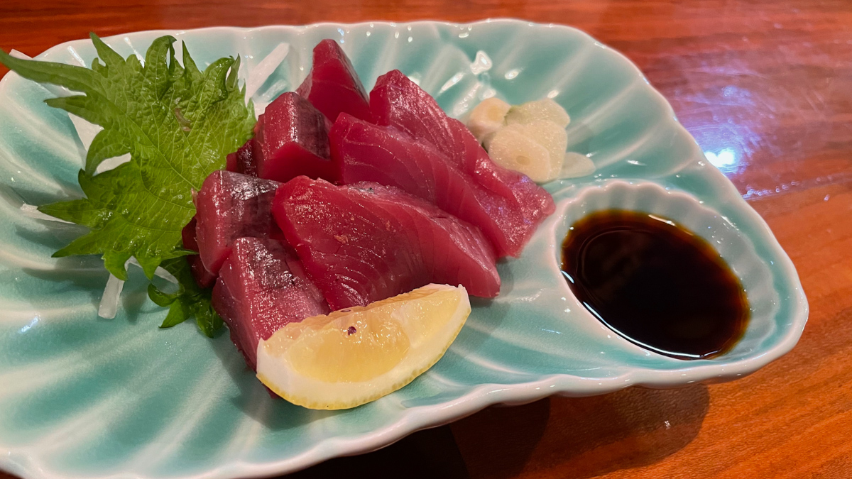 美味しかったカツオの刺身。東京じゃ味わえない新鮮さだ