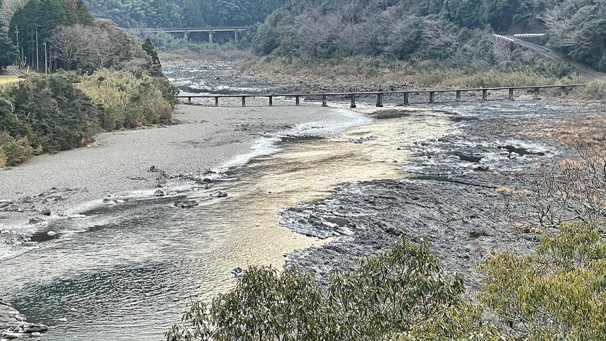 四万十川の風物詩、沈下橋が見えてきた