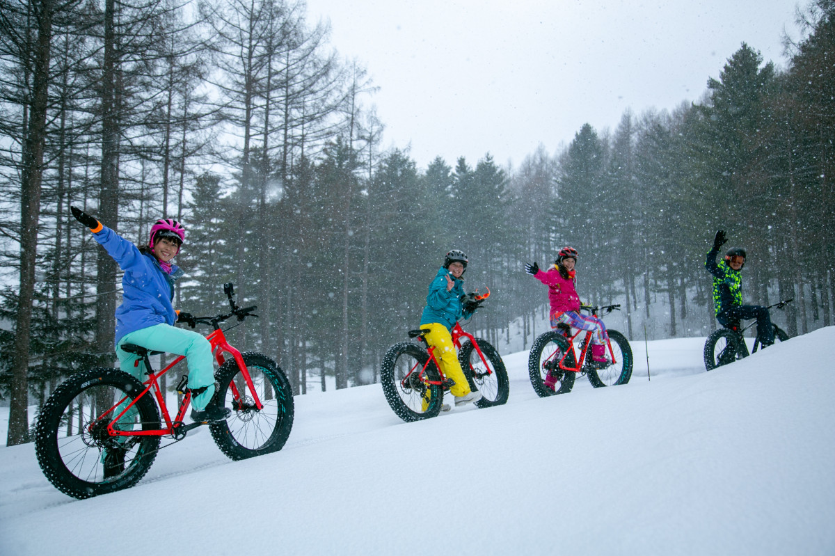 雪が降ってきたなかでこそ、ファットバイクライドは楽しい