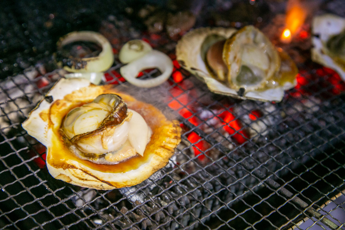 肉に加えて、海鮮も充実！ホタテが大きく、そして美味い！