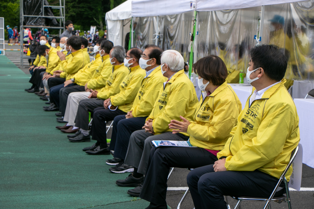 周辺の市区町村の首長らも来賓として駆け付けた。地元の注目を集めていたことが窺える