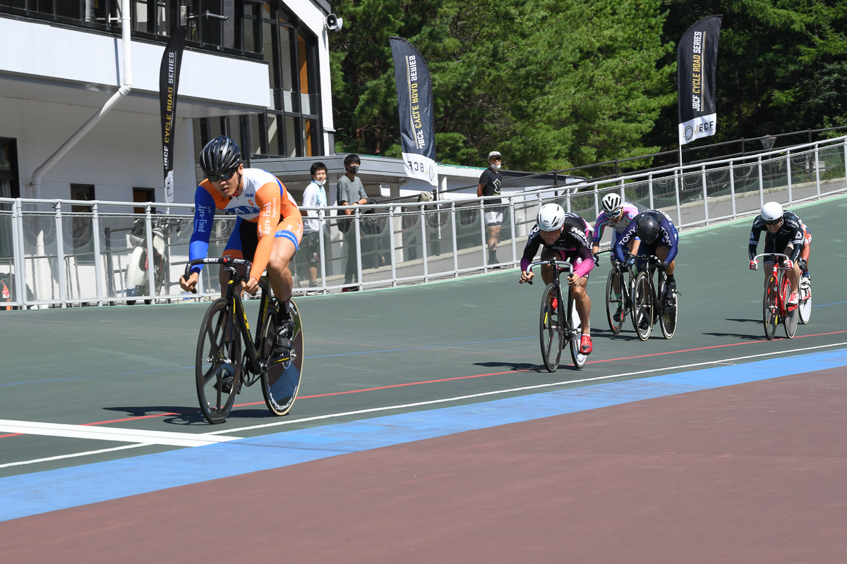 男子ケイリン決勝　中井琢（新潟食料農業大学 自転車競技部）が圧勝