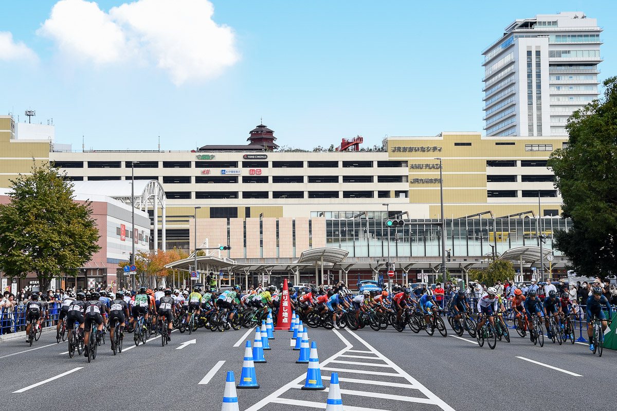 JR大分駅前のコースで行われた「おおいた いこいの道クリテリウム」