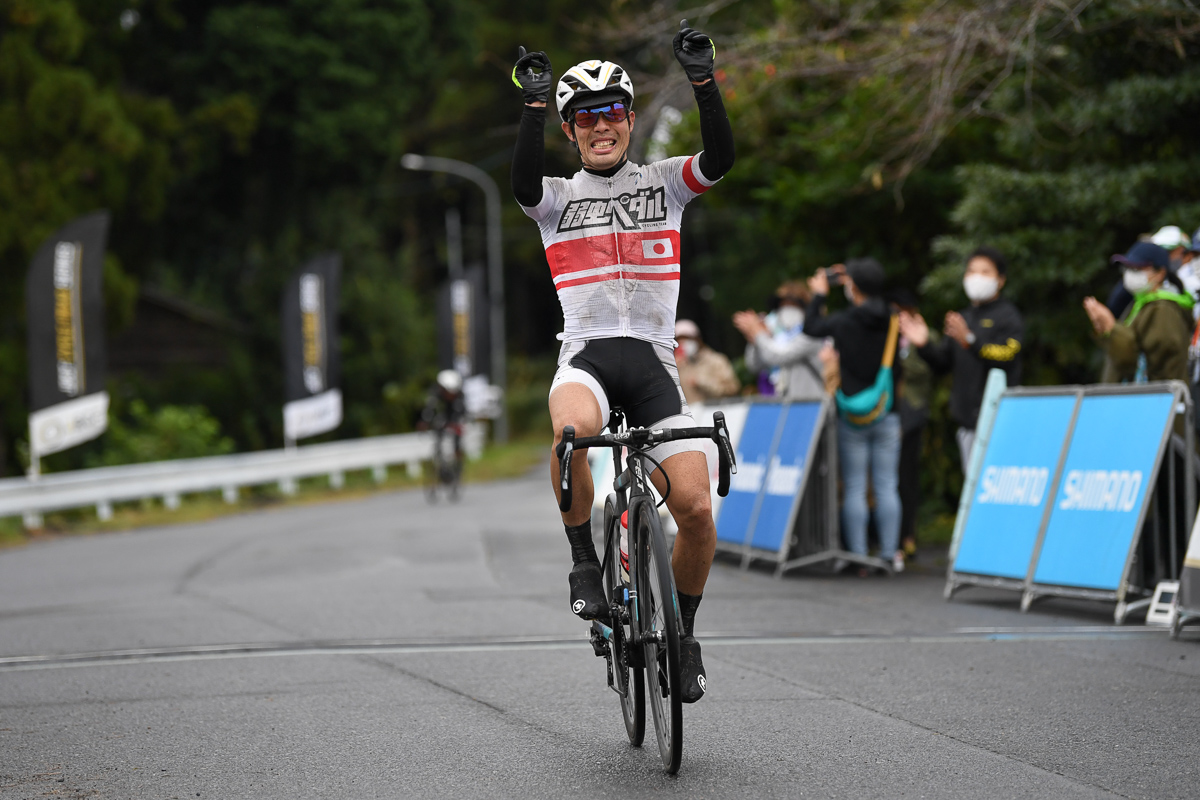 入部正太朗（弱虫ペダルサイクリングチーム）が優勝