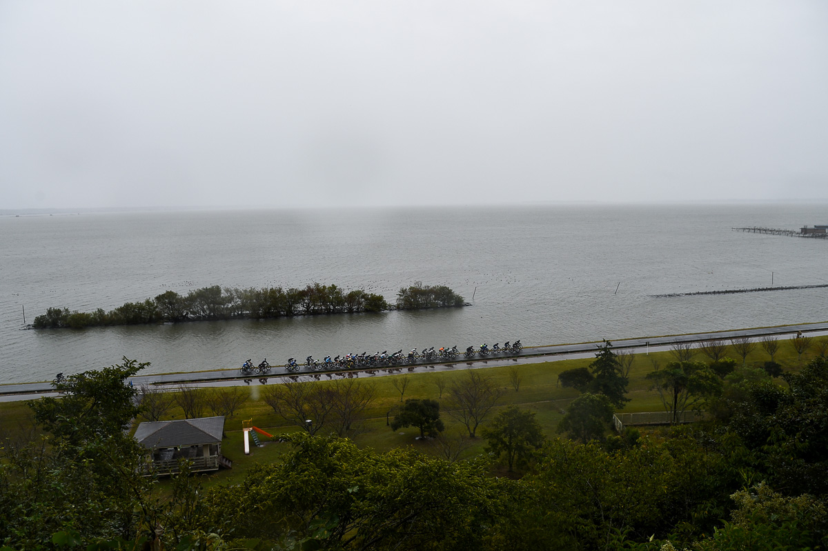 雨に煙る霞ヶ浦　晴れていれば対岸が見えるのだが・・・