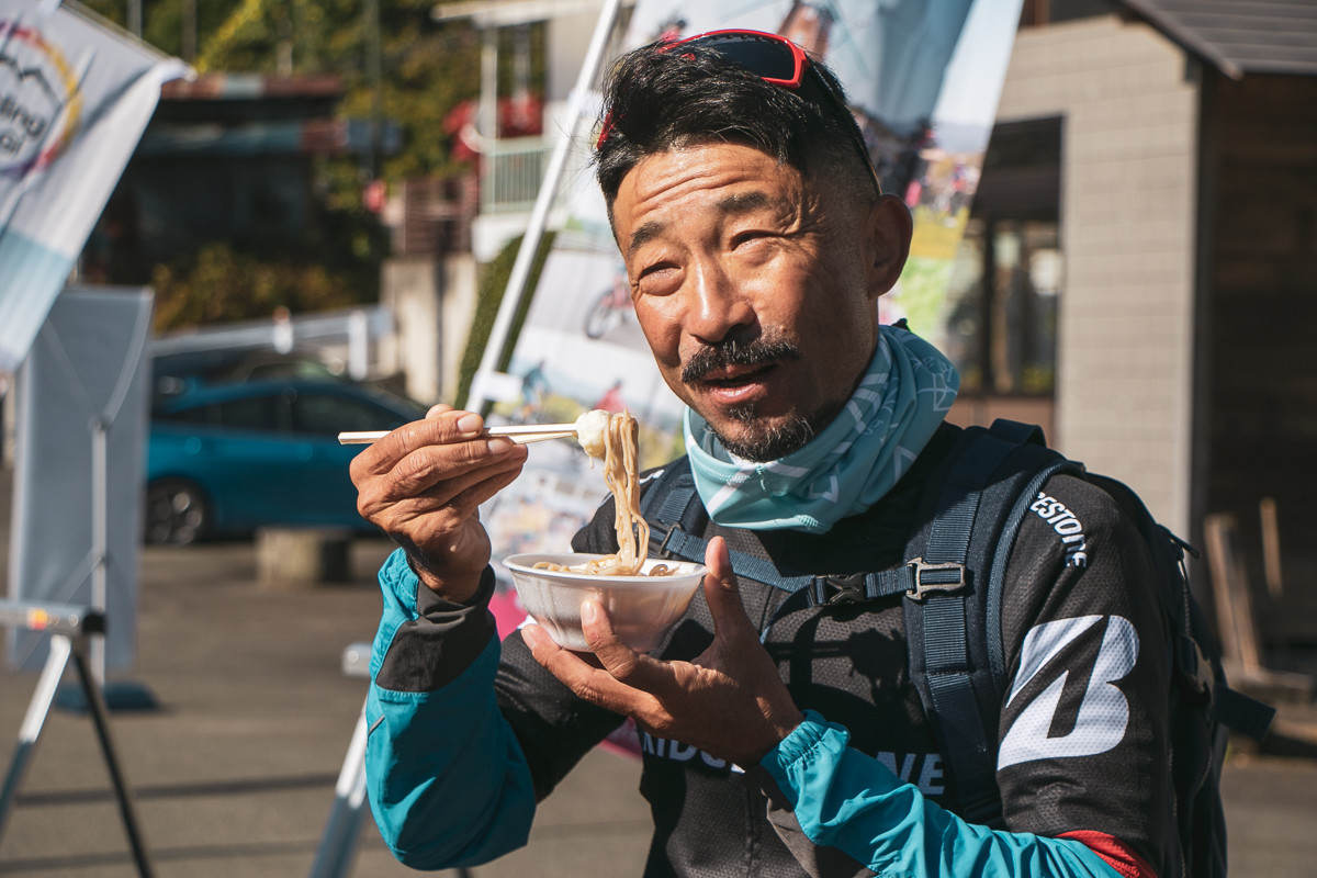 第2エイドの桐生市水沼駅温泉センターでとろろそばを頂いた