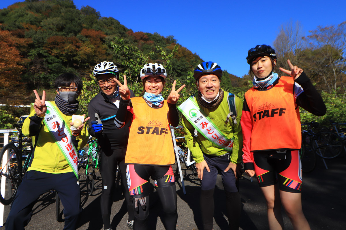 みどり市の観光大使で自転車が好きという群馬県住みます芸人「アンカンミンカン」のおふたりを交えて。地元では知らない人はいない人気者