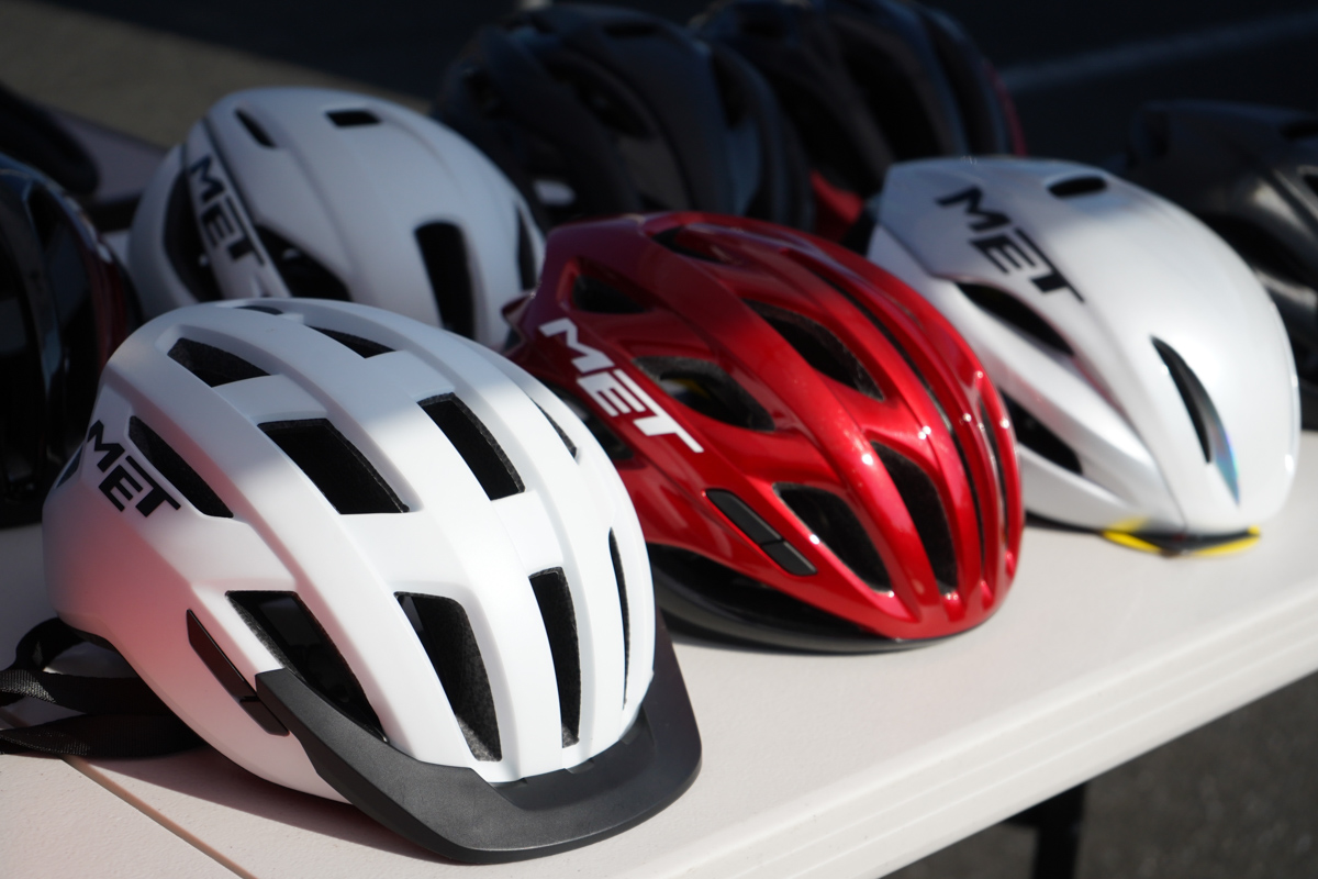 METはUAEチームエミレーツをサポートすることでお馴染みのヘルメットブランドだ