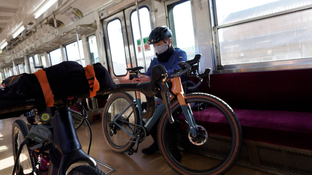 帰路の車内はSNS投稿の時間。